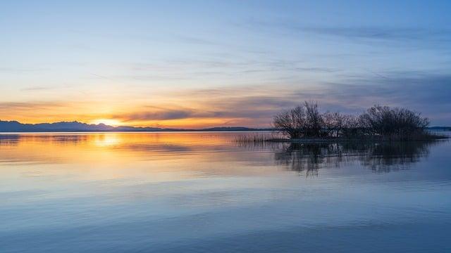 Ideální světlo pro fotografie na​ venkovním ​obřadu